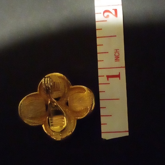 Beautiful Vintage Monet Gripoix Style Blue Cabochon Gold Tone  Clip On Earrings - Picture 4 of 6